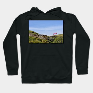 Union Jack Flag flying at Blue John Cavern - Peak District, Derbyshire, UK Hoodie